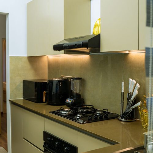 RubyGolf-–--Luxury--Apartment_kitchen_6