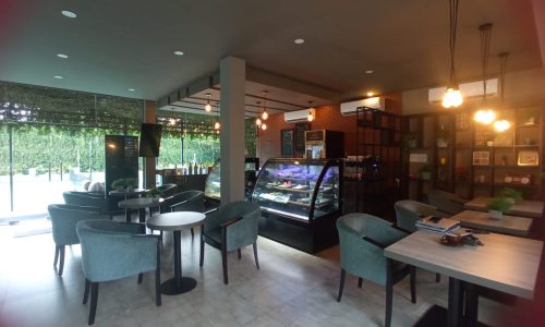 RubyGolf – Luxury Golf View Apartment-restaurant_1